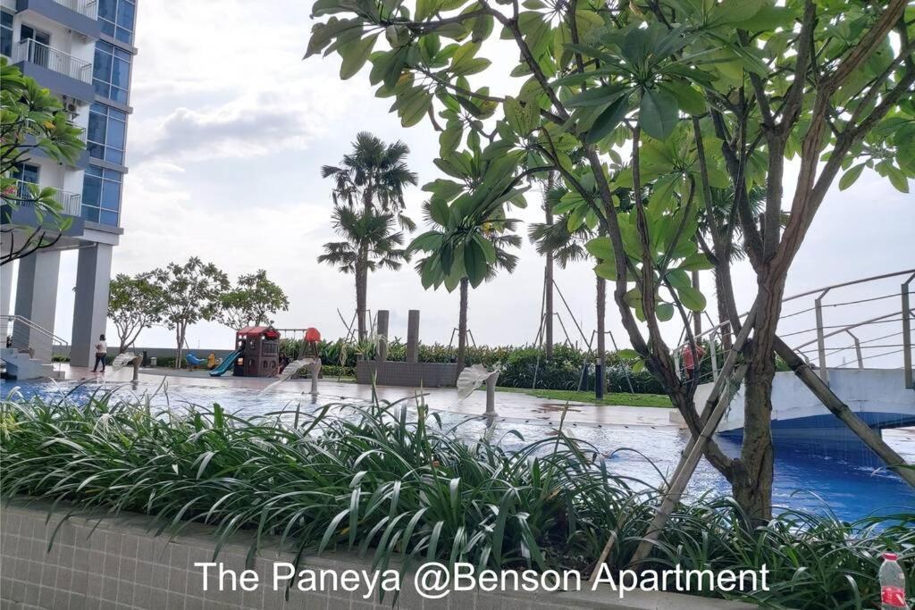 סוראבאיה The Paneya @Benson Apartment מראה חיצוני תמונה